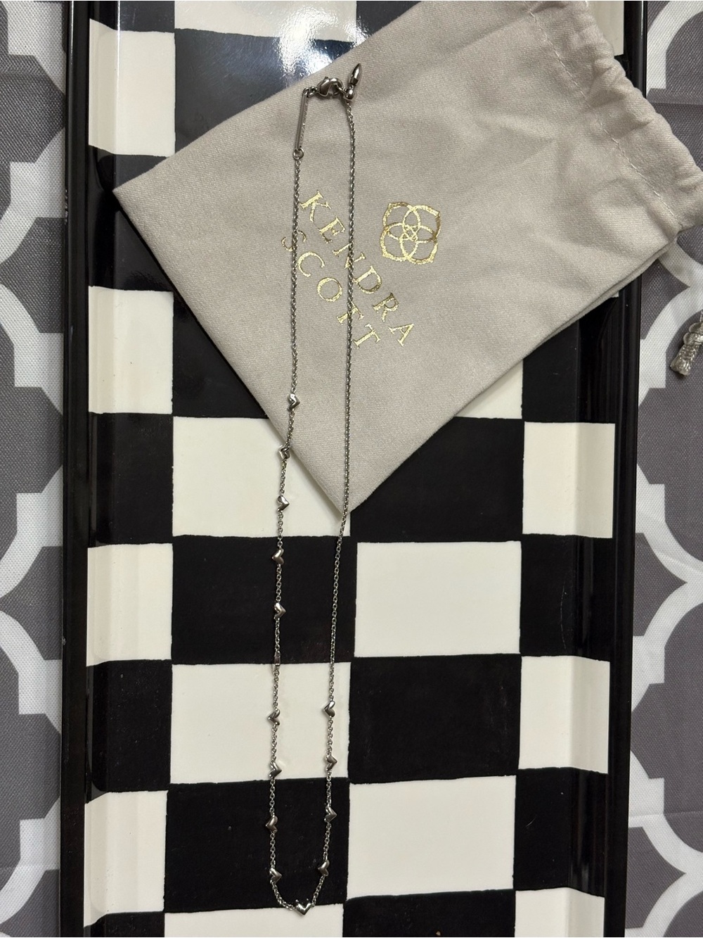 KENDRA SCOTT Haven Heart Station Silver Finish Necklace